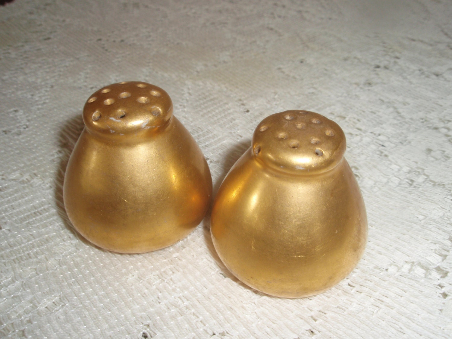 Vintage Gold salt and pepper shakers by SocialmarysTreasures