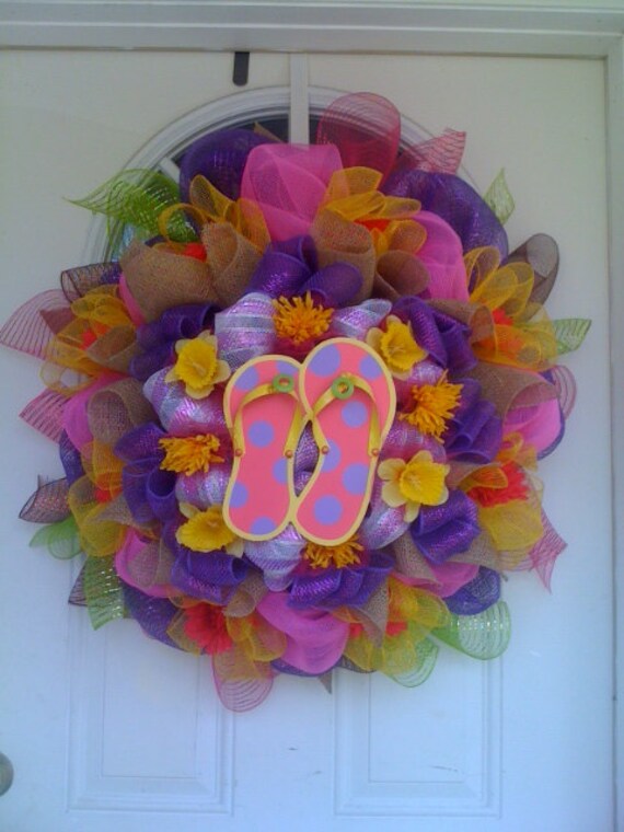 Items similar to Spring - Summer Flower Shaped Wreath Flip Flops Deco ...