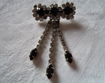 Vintage Unsigned Silver Rhinestone Tassel Brooch/Pin