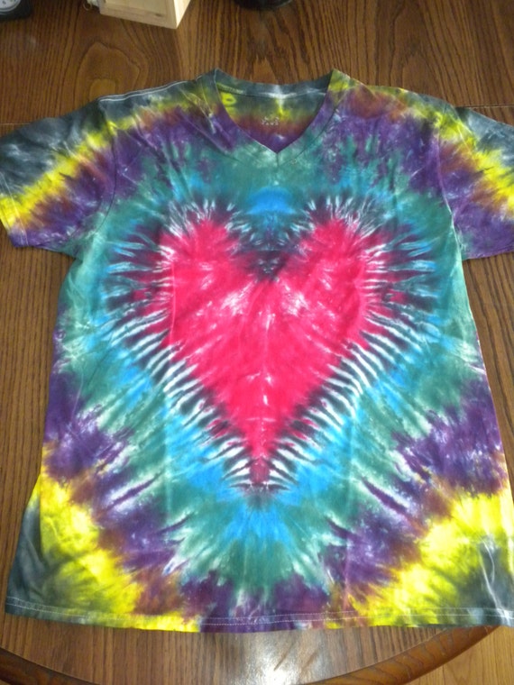 how to make a heart tie dye t shirt