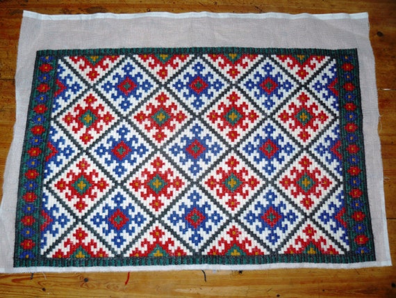 Vintage textile embroidery Scandinavian Weaving Wool Crewel