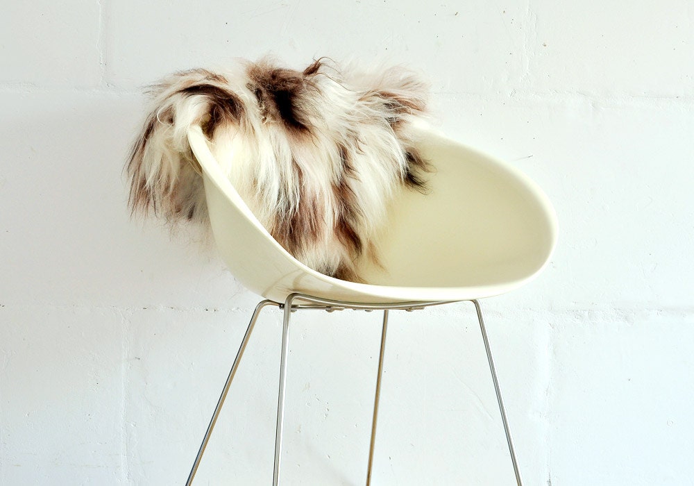 Sheepskin Chair Cover White and Red 40 x 40 Centimeters