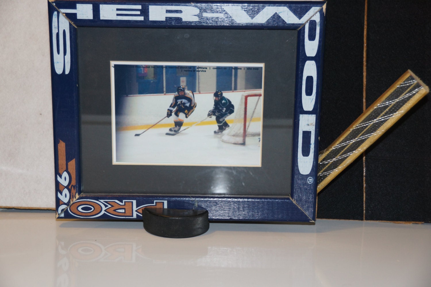 Hockey Puck Picture Frame Easel