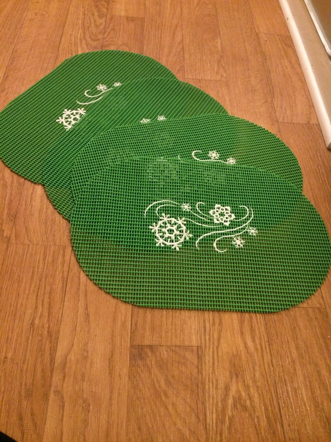 Christmas Green Rubber Waffle Weave Placemat with Embroidered