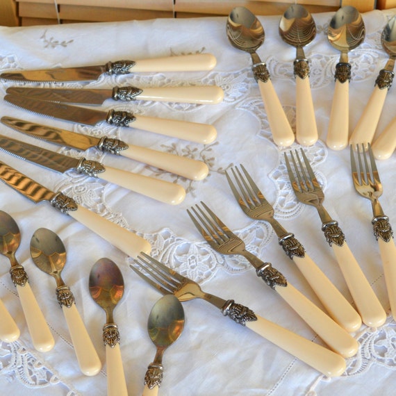 Ornate Chic Cream Ivory Handle 24 Piece Cutlery Set Antique