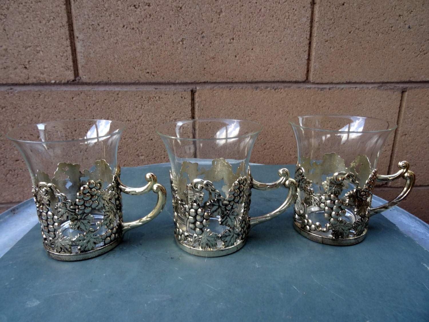 Download Vintage 3 Glass Coffee Tea Cups In A Silver Metal Grape