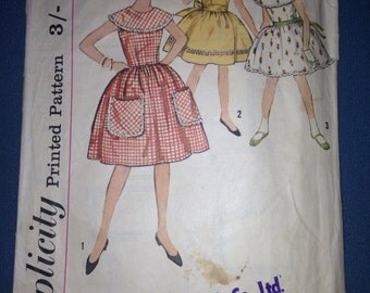 Vintage girls dress pattern, Simplicity 4418, (28 chest)
