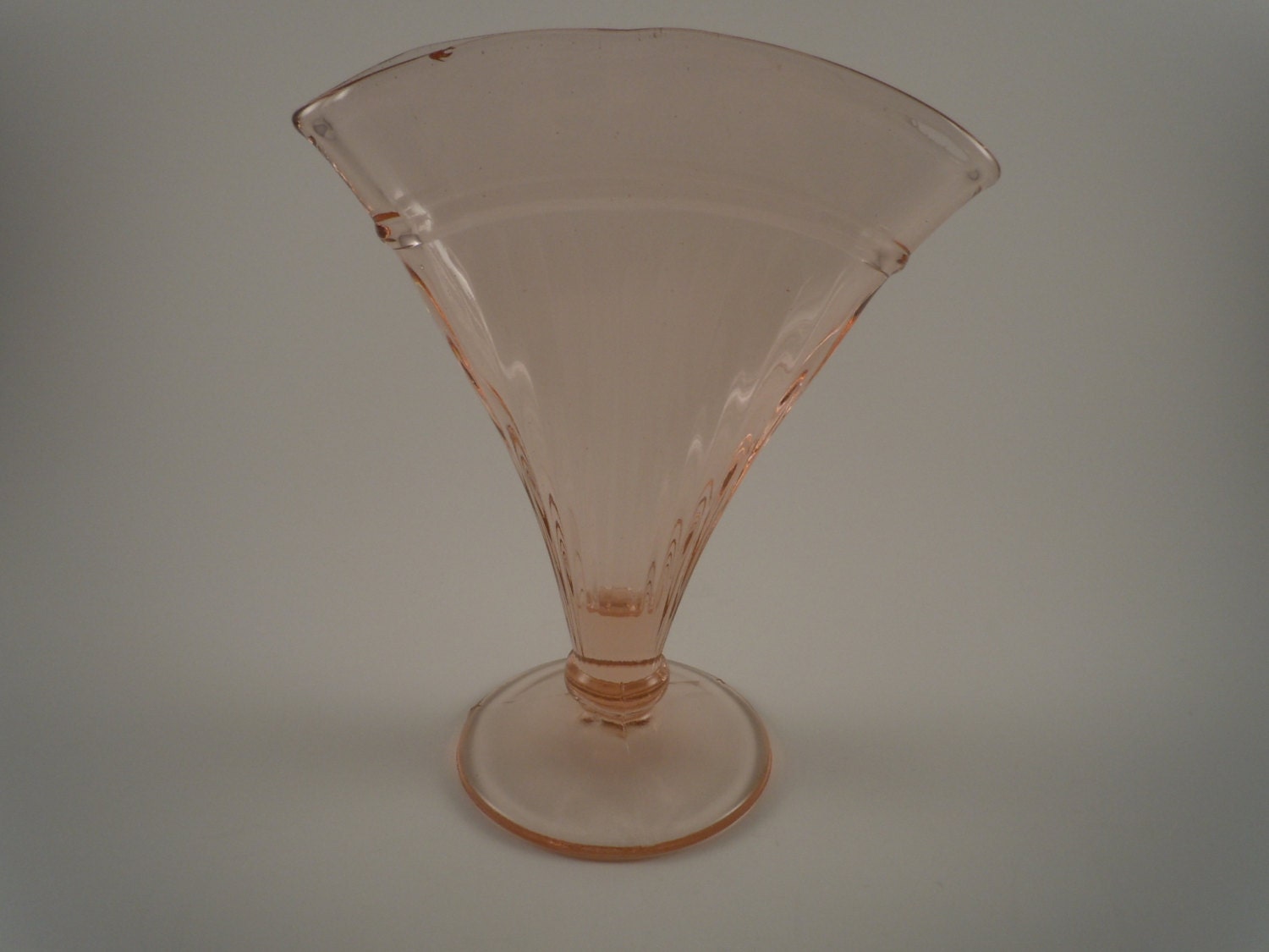 Vintage 1930 S Pink Depression Glass Fan Vase Adams Rib