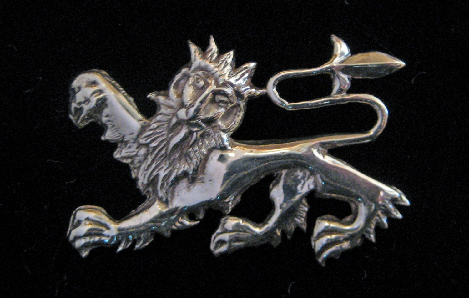 Silver Lion Pin the symbol of Kings.