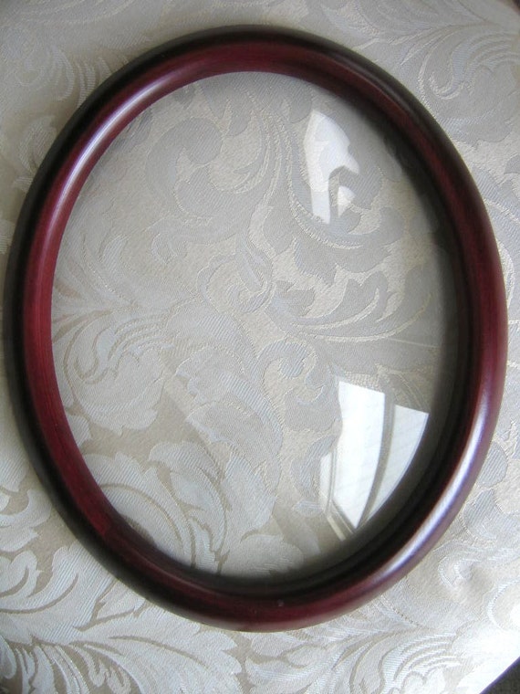 Vintage Wooden Oval Frame with curved glass by TrixiesNovelties