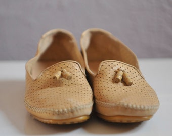 stuart weitzman nude flats