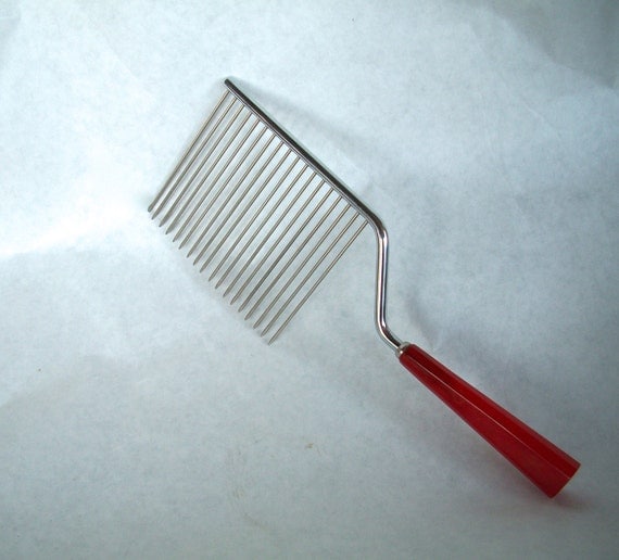 Vintage Cake Breaker / Cake Cutter / Hair Comb Steel With Red