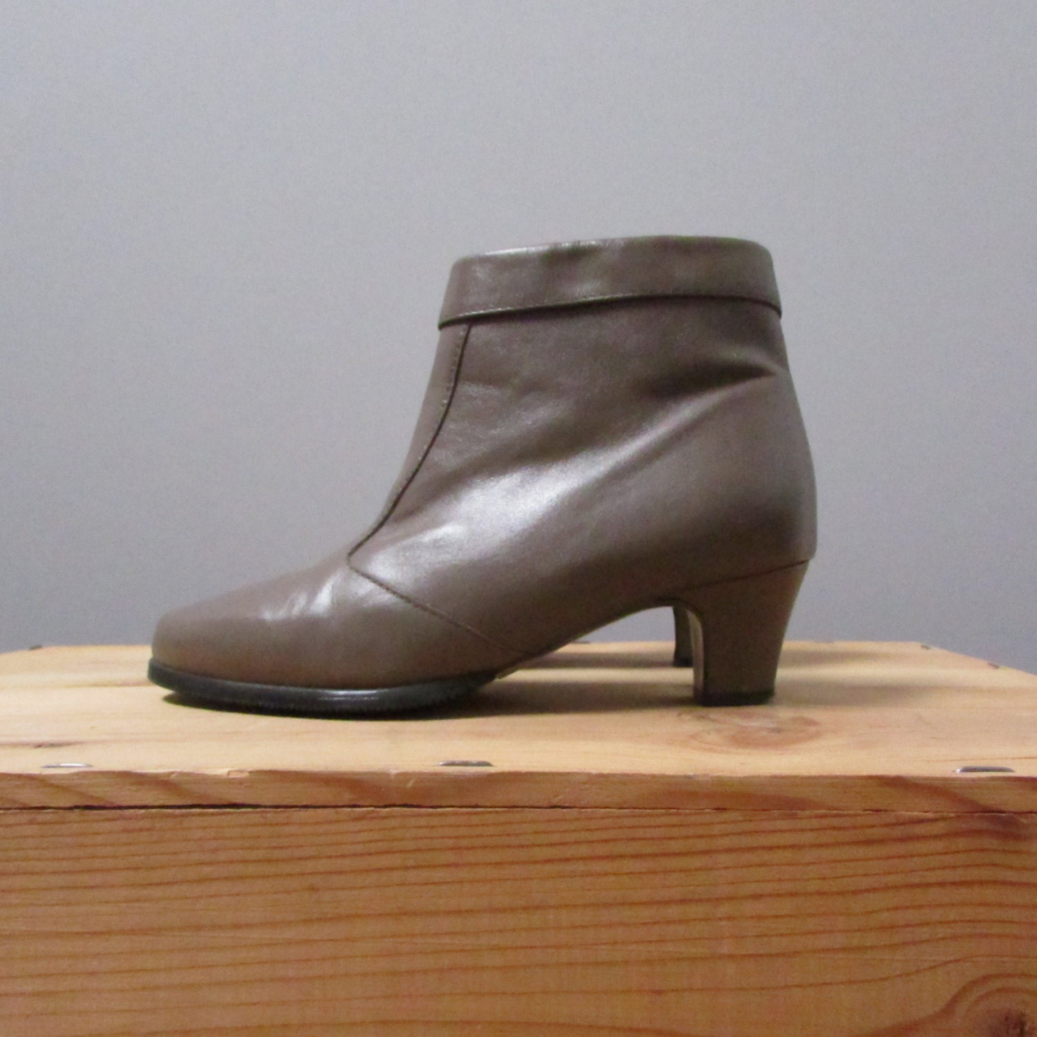 7 – taupe ankle boots with a heel and zipper vintage 80s pixie shoes ...