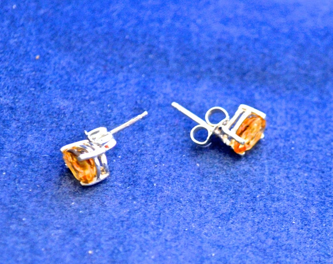 Citrine Studs, 7x5mm Pear Shape, Natural, Set in Sterling Silver E422