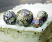 Polymer Clay Beads - 4 Rustic Embellished Beads - Rounds - Faceted, Illustrated, Glitter, Lilac & White - Polymer Clay Beads