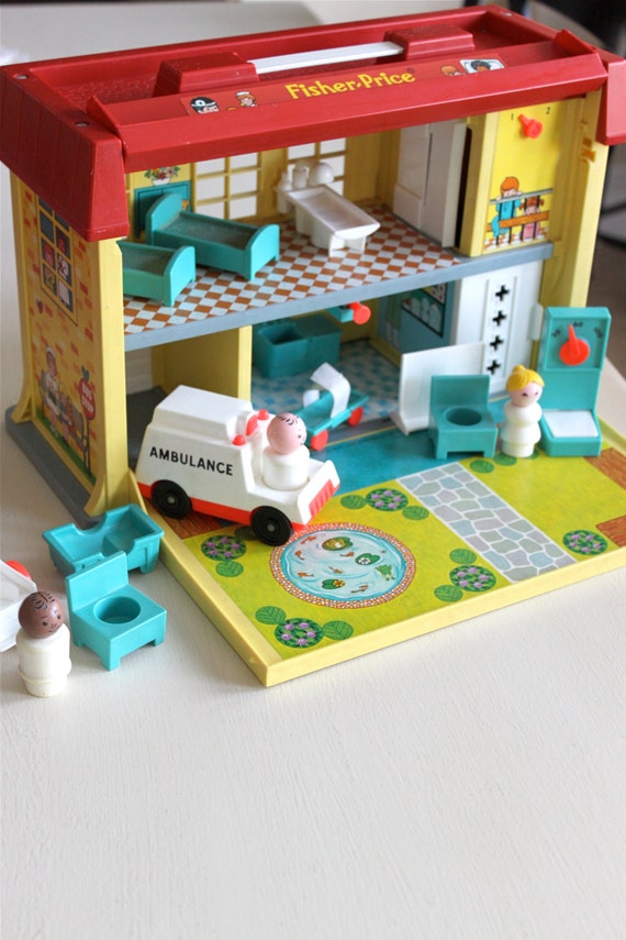 1976 Vintage Fisher Price Children's Hospital Play Set Toy