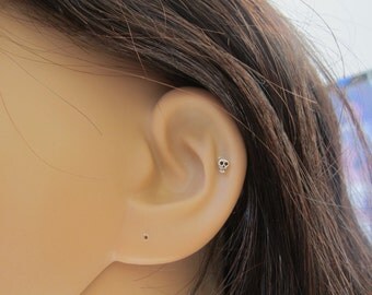 Sterling Silver 3mm skull cartilage earring, tiny skull stud earring, comfortable cartilage earring,Tragus stud, nose stud, nose pin.