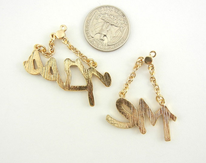 Pair of Rhinestone Kiss Me with Chains Charms Gold-tone