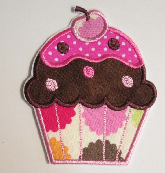 Iron On Applique Cupcake 8889CC