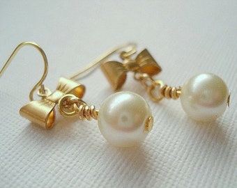Gold Bow Pearl Earrings, Gold Pearl Earrings Bridesmaid Earrings Vintage Pearl Earrings Gold Brass Bows, Wedding Bridesmaids Jewelry