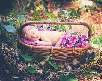 Baby headband..Baby flower headband..Mini flower headband..Petite headband..Flower baby headband..Newborn headband..Lilly Headband