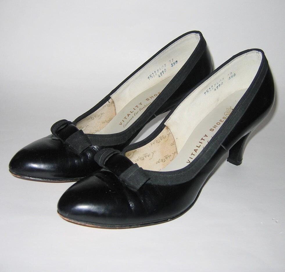 retro pump shoes