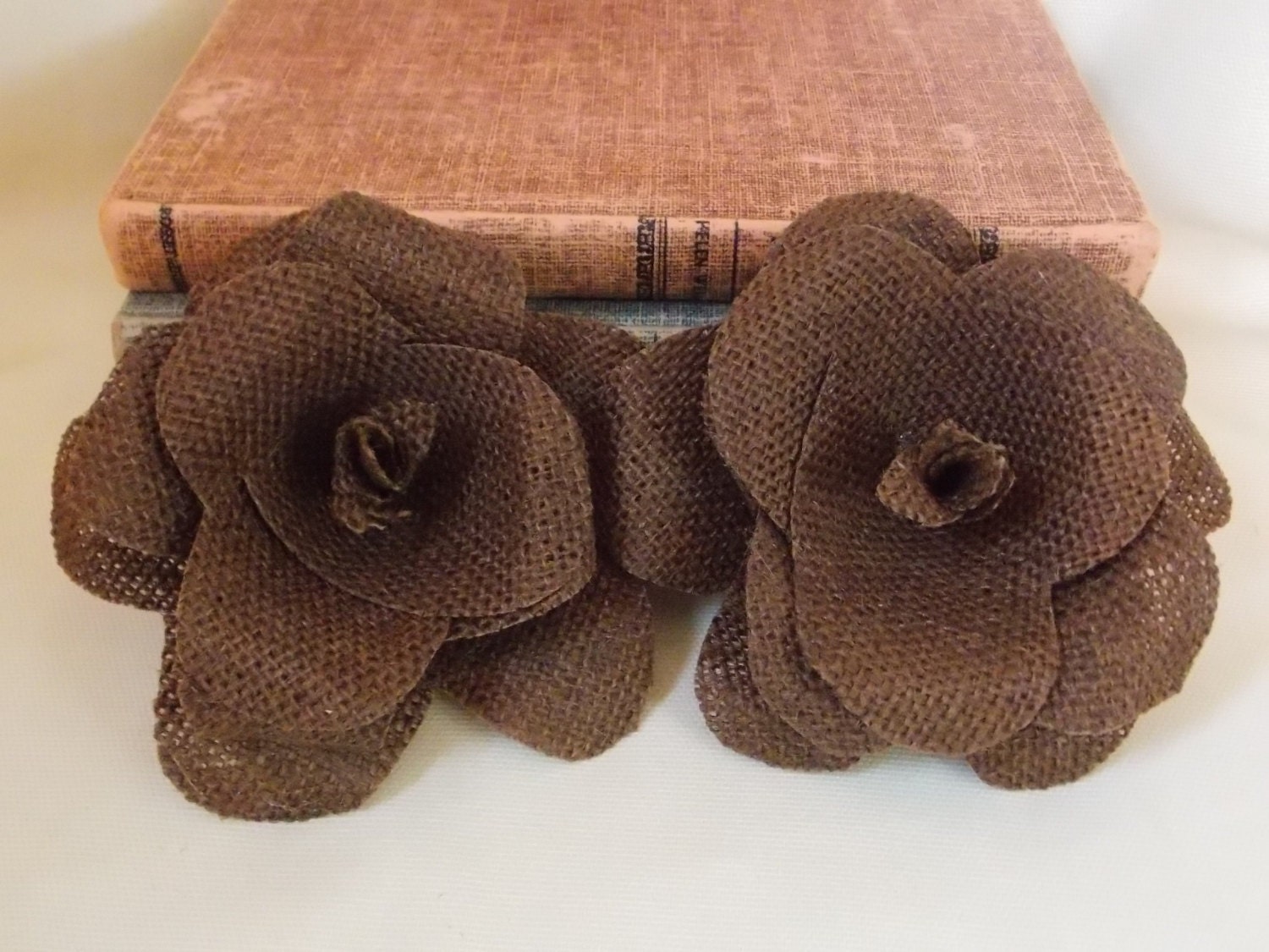 wholesale flowers burlap table decoration by bellerosedesigns wholesale flowers burlap table decoration by bellerosedesigns