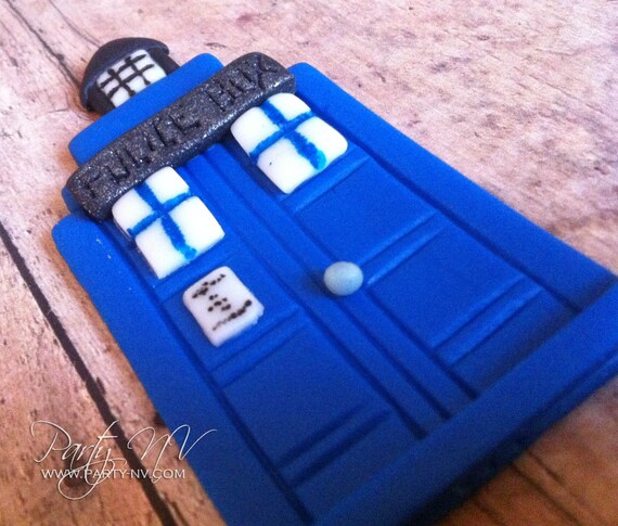 EDIBLE (Fondant Topper) - Tardis Il_570xn