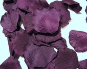 Eggplant Deep Purple Rose Petals / 200 Artifical Petals / Romantic / Wedding Decoration / Flower Girl Basket Petals Artificial Flower Petals