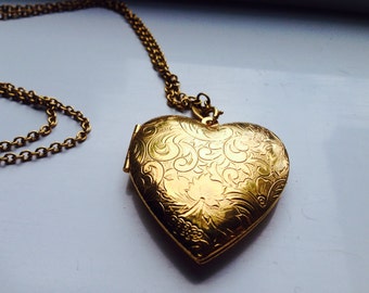 SALE Vintage avon gold heart locket on chain