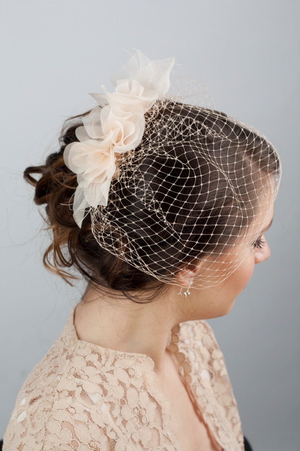 Bridal peach pink veil with silk roses by BeChicAccessories