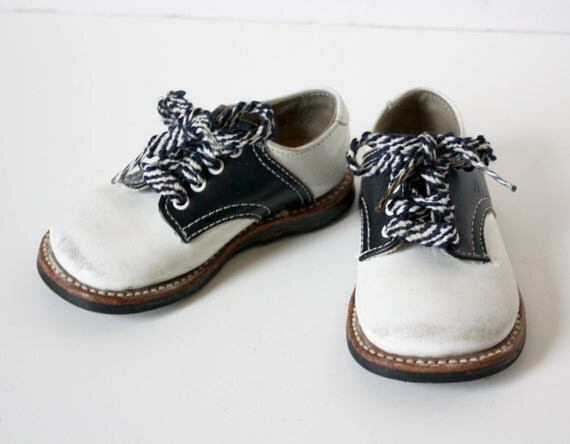 Vintage Kids Saddle Shoes Oxfords Navy Blue White Toddler Shoes