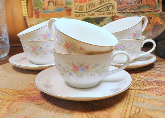 https://www.etsy.com/listing/189963376/vintage-set-of-florenteen-fine-china-tea
