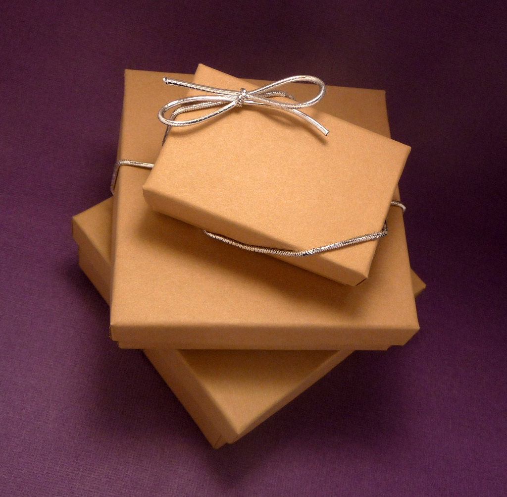 Gift Wrap Lovely Kraft Paper Box with Silver Elastic Band