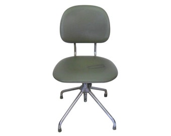 Industrial Chair Industrial Furniture Industrial Decor Green Chair 1950s Furniture Mid Century Chair Vinyl Chair Small Chair Shabby Chair