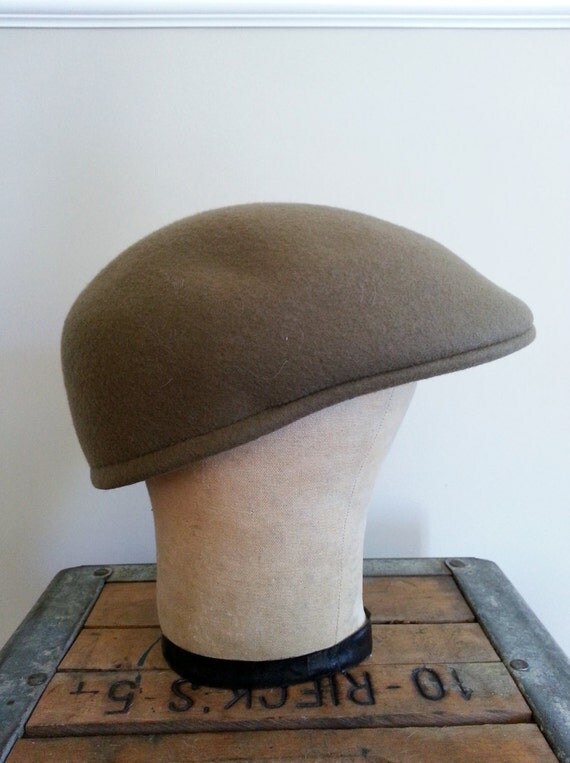 Vintage handmade men's 100% Wool Felt driving cap soft