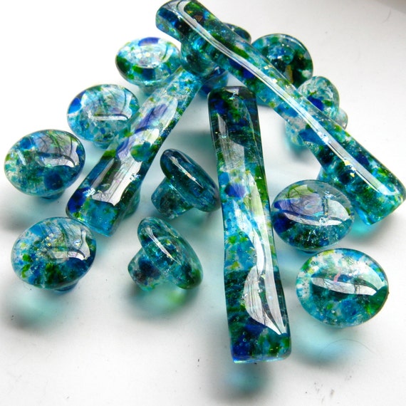 colored glass cabinet knobs and pulls