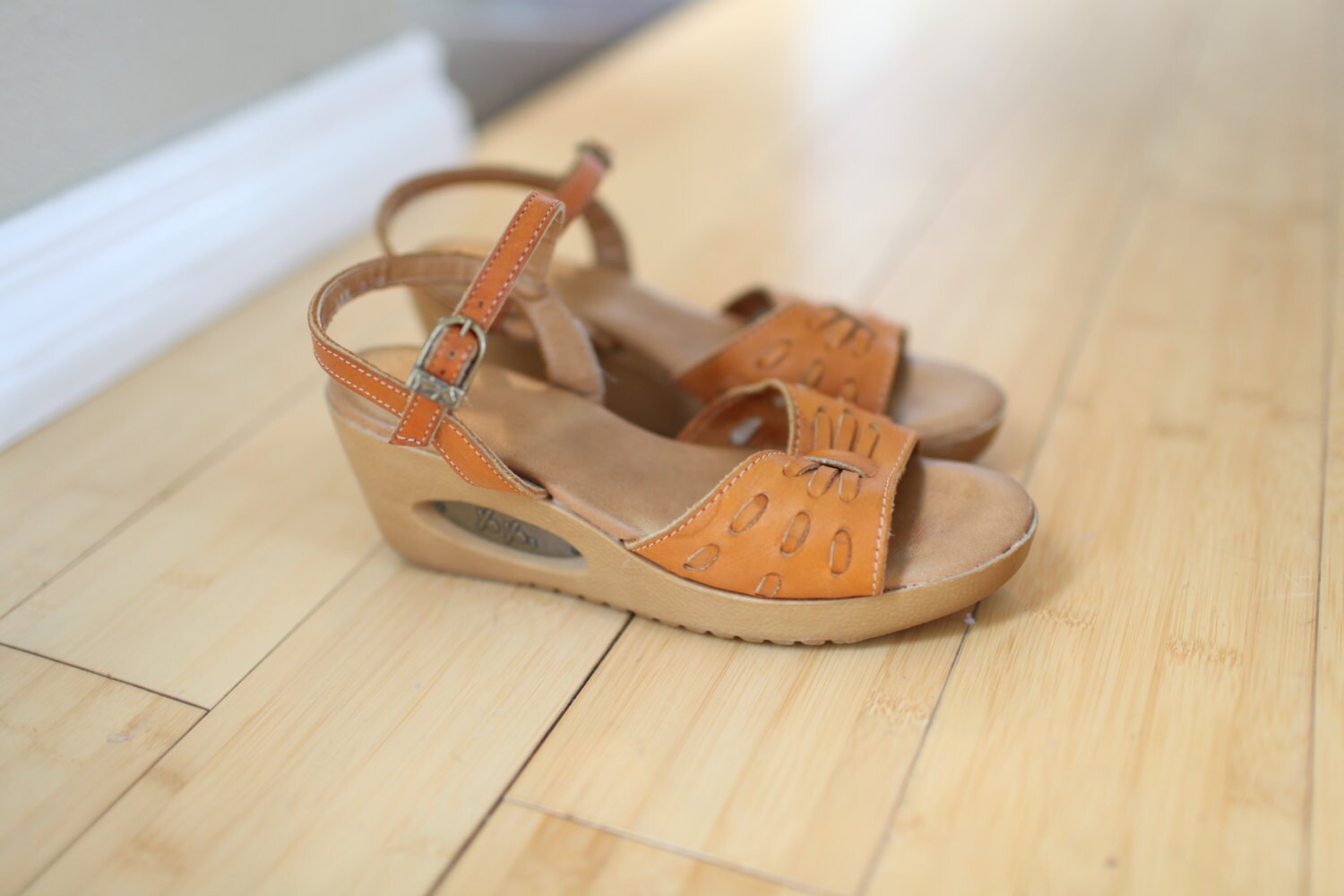 yoyo sandals