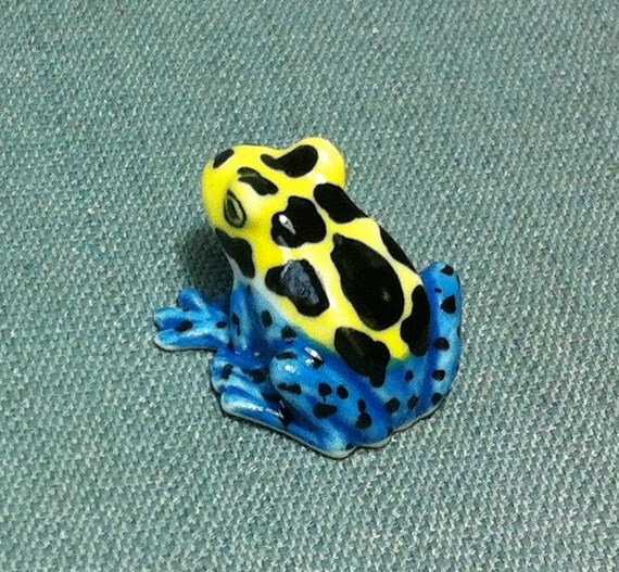 tiny ceramic frog