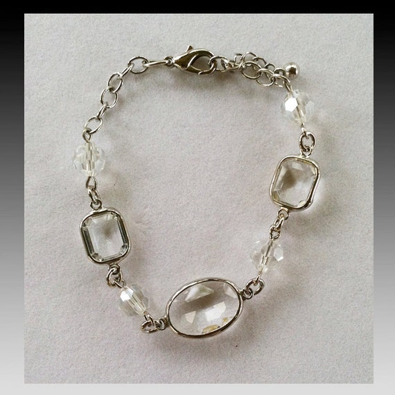 Items similar to Clear Beaded Bracelet on Etsy