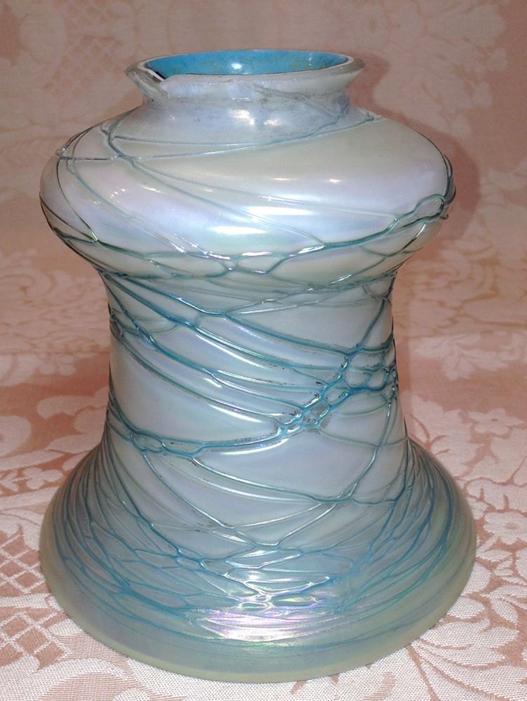 QUEZAL Threaded ART Glass Lamp Shade Opalescent Sea Foam Art