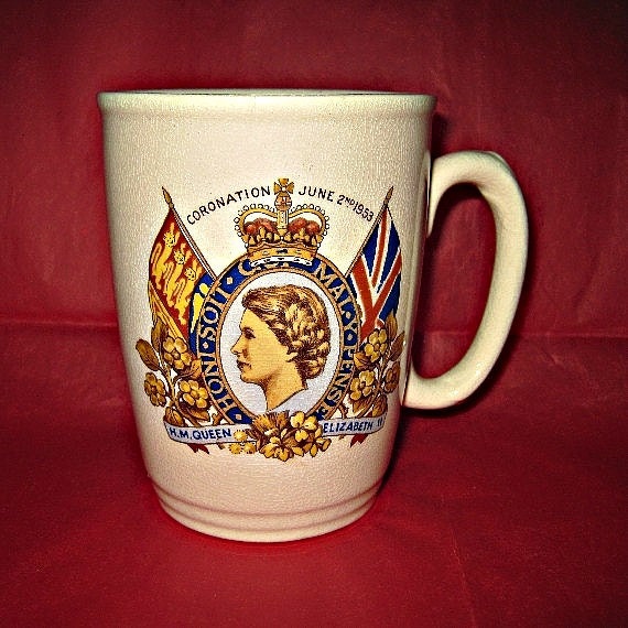 Vintage British Royal Memorabilia Queen by theroyalbritishfox