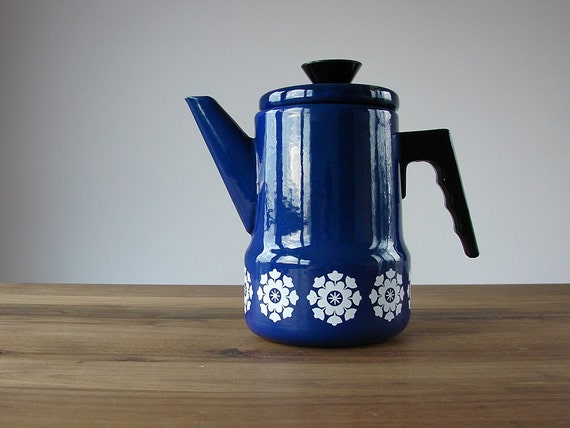 Vintage enamel kettle / coffee pot  in cobalt blue