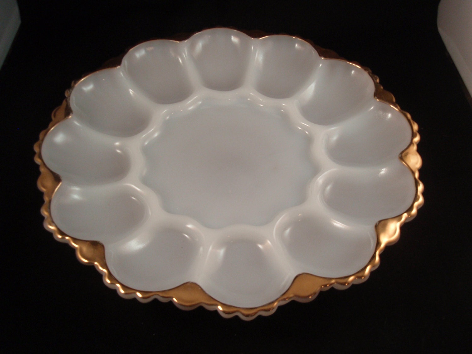 Anchor Hocking Milk Glass Deviled Egg Oyster Plate 22K Gold