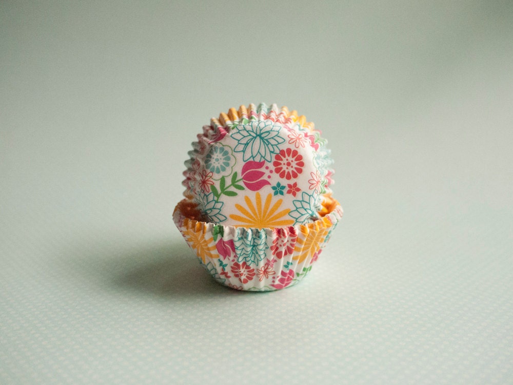 50 Floral Mini Cupcake Liners Flower Pattern Candy Cups