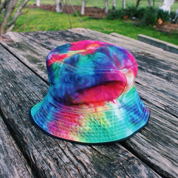 Tie dye bucket hat by Jamfeathersandfrock on Etsy