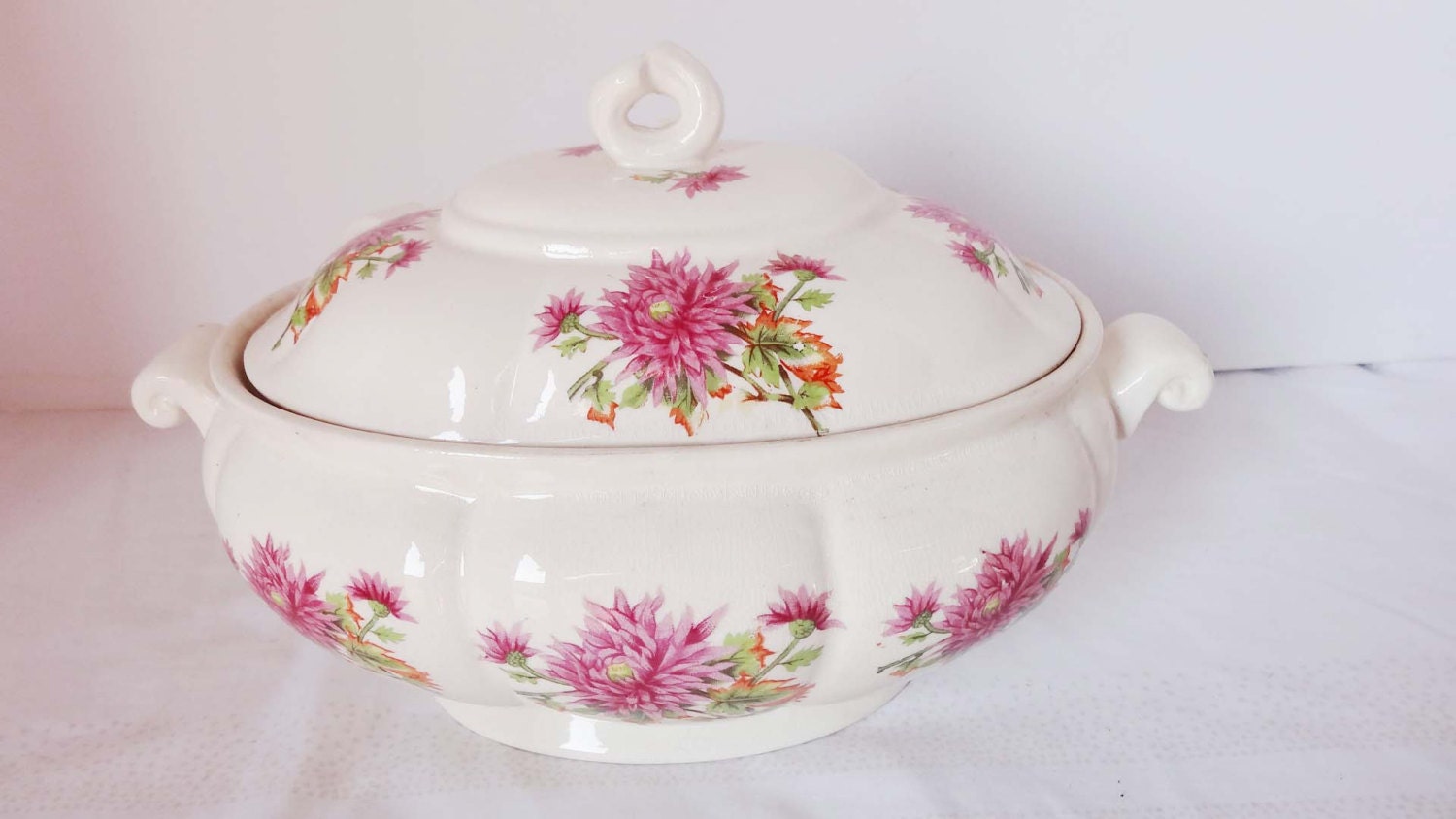 Large Soup Tureen Porcelain with Ladle White with Pink