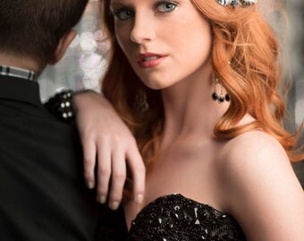 Black 20s Headpiece for 1920 Dress, Flapper Headband, Great Gatsby Deco Black Beaded Black and White Feather Fascinator