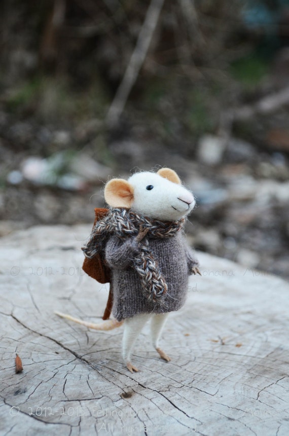 Little Traveler Mouse - Felting Dreams