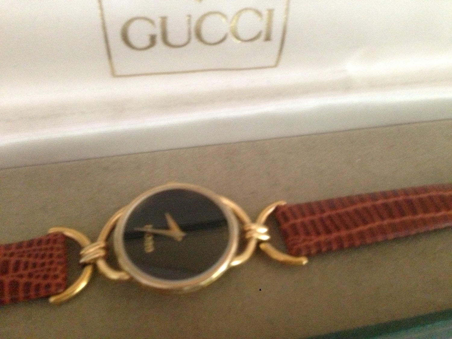 Vintage GUCCI Ladies Watch 6000.2.L.Black Dial with Gold Tone